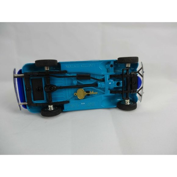 Armstrong Air 1936 Dodge die cast truck Van LIBERTY CLASSICS BANK Blue White - Picture 7 of 9